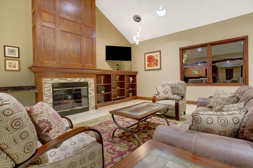 Travelodge by Wyndham Iowa City - Image 1