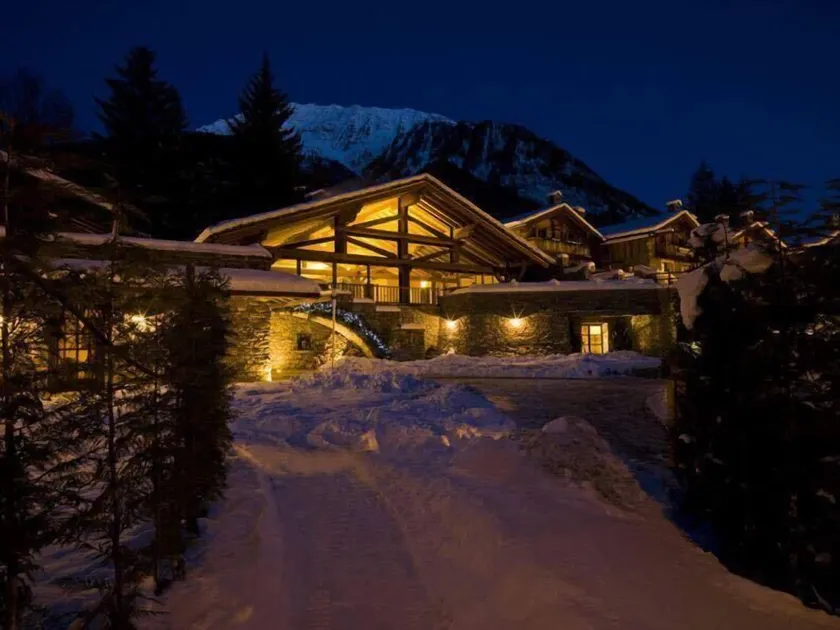 Au Coeur Des Neiges Resort SPA & FREE E-BIKE - Image 1