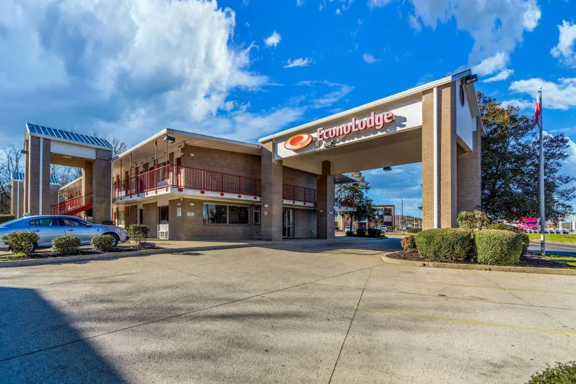 Econo Lodge Meridian South - Image 1
