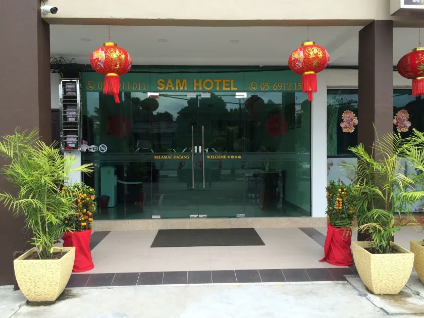 Sam Hotel Sitiawan - Image 1