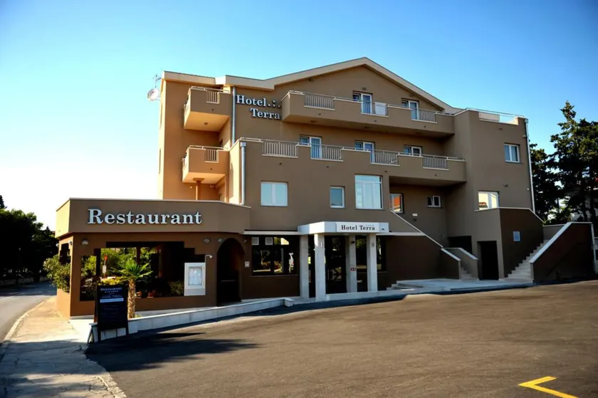Hotel Terra Nova - Image 1