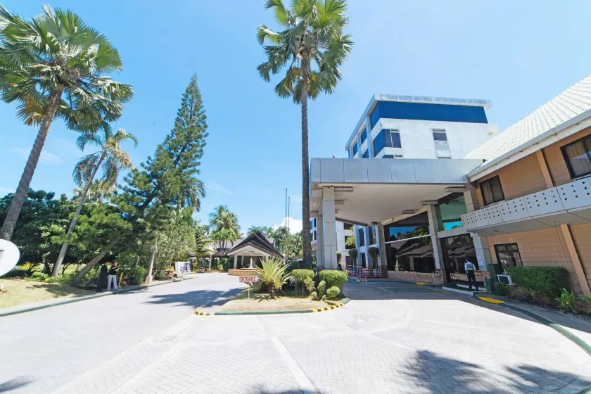 The Ritz Hotel at Garden Oases - Image 1