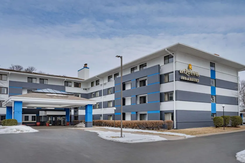 La Quinta by Wyndham Minneapolis-Minnetonka - Image 1