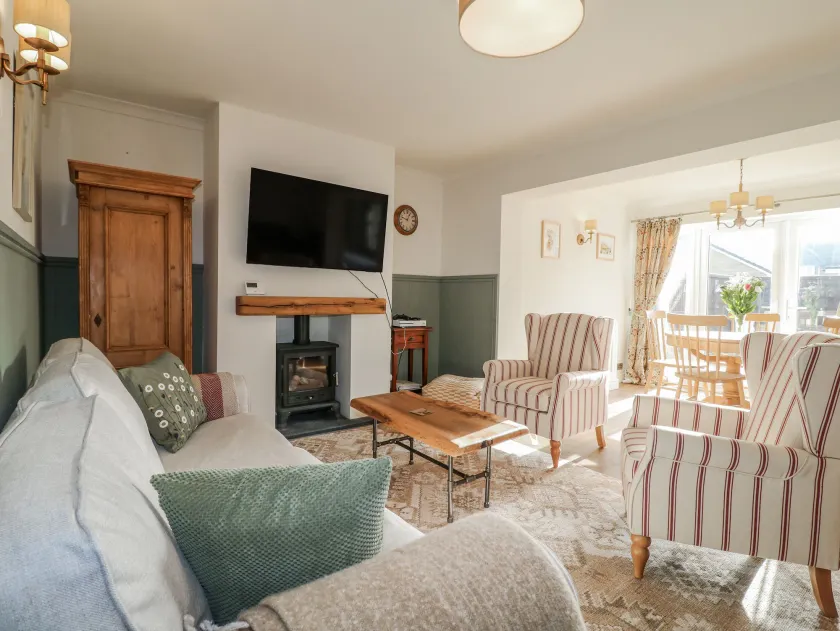 Parkfields Cottage - Image 1