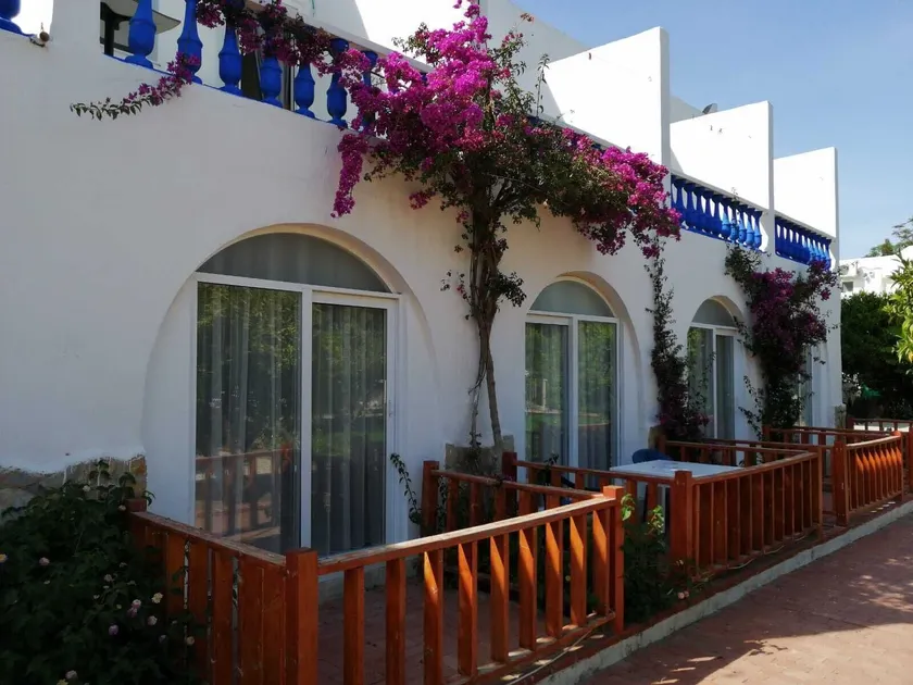 Yahsi Beach Hotel - Image 1
