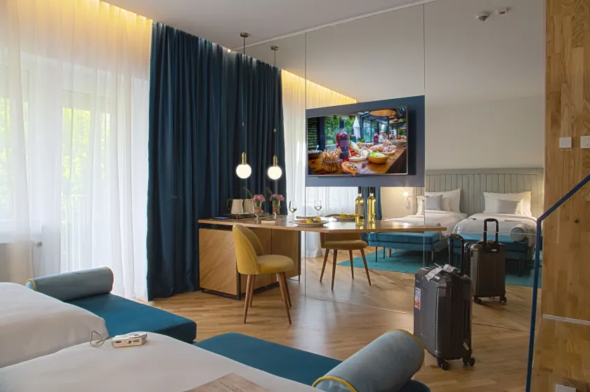 Caro Hotel - Image 1