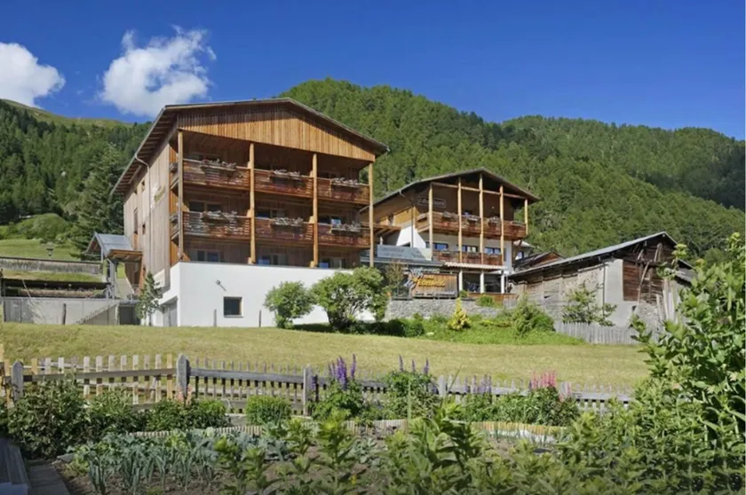 Hotel Edelweiss - Image 1