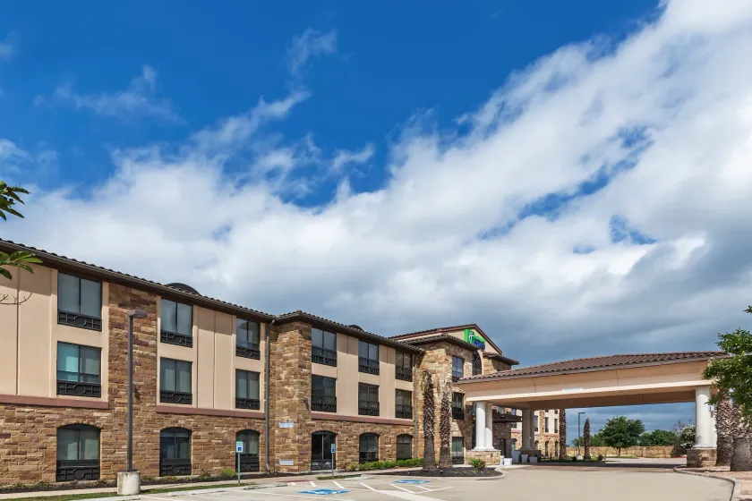 Holiday Inn Express & Suites Austin NW – Lakeway by IHG - Image 1