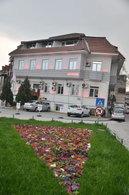 Adapalas Hotel - Image 1