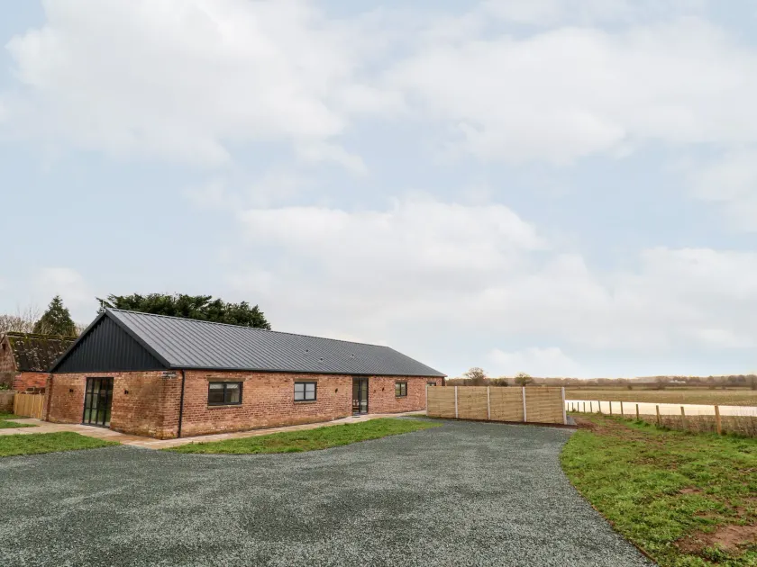Grange Barn - Image 1