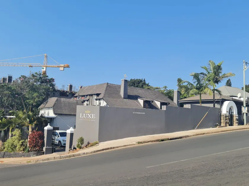 Luxe on Ridge Boutique Hotel - Image 1