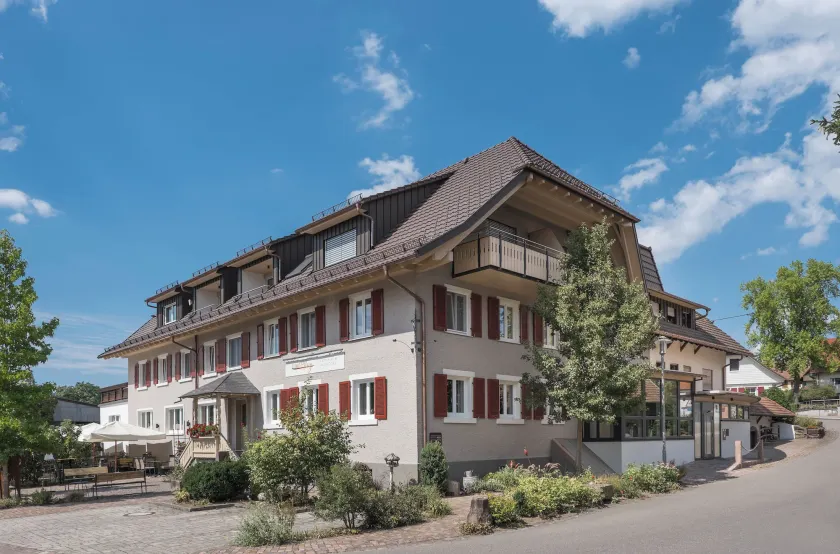 Landhotel Gasthaus zum Pflug - Image 1