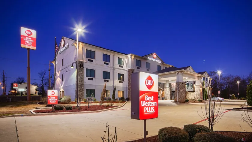 Best Western Plus Desoto Inn & Suites - Image 1