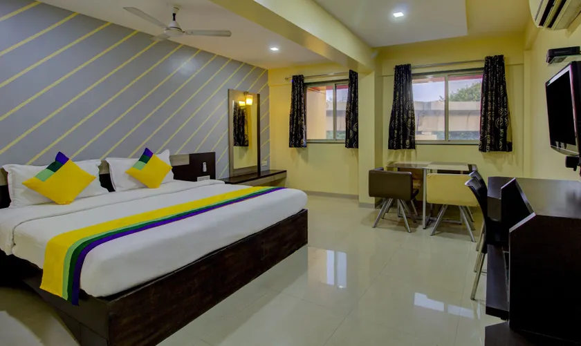 Itsy Hotels Prince Regency - Image 1