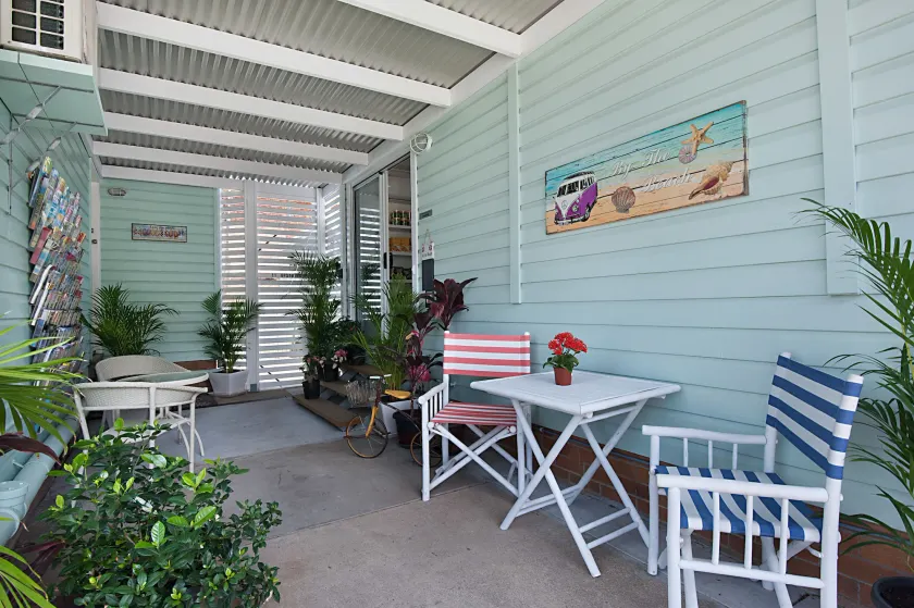 La Costa Beachside Motel - Image 1