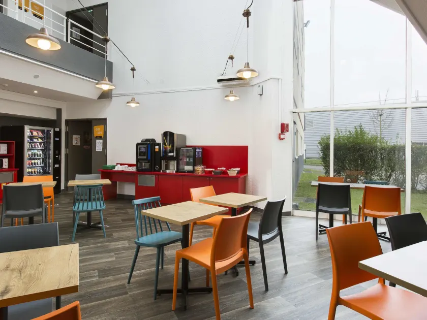 Hotel F1 Maurepas - Image 1