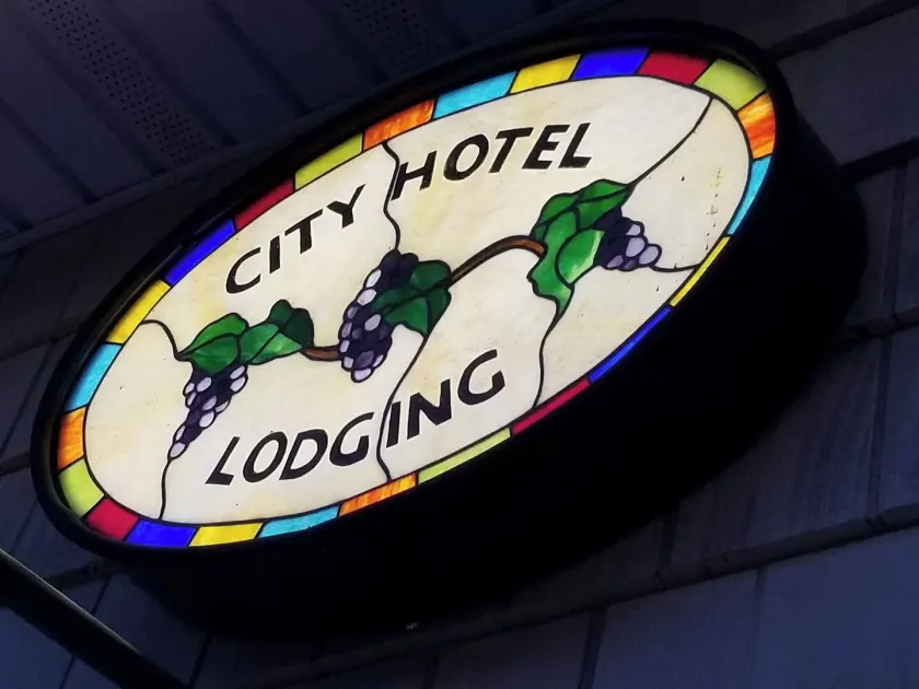 The City Hotel - Interior entrance