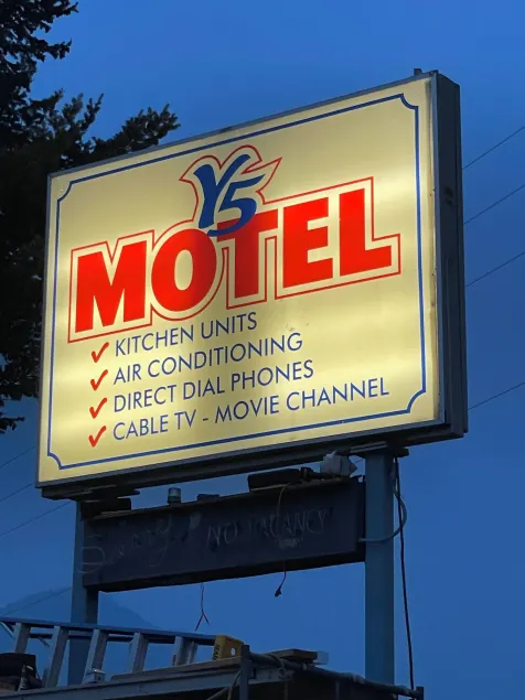 Y-5 Motel - Image 1