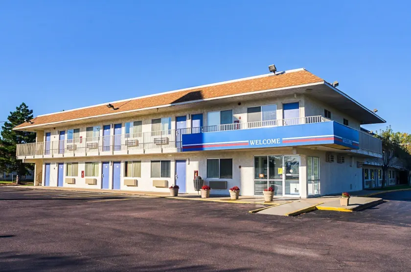 Motel 6-Mitchell, SD - Image 1