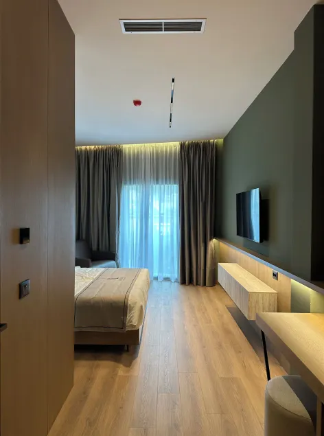 Candor Hotel & Spa - Image 1