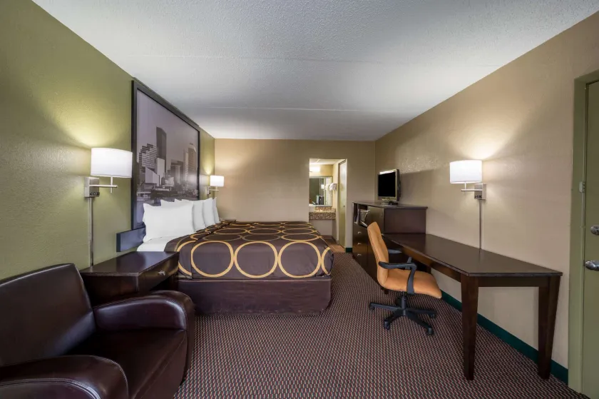 Super 8 by Wyndham Perrysburg-Toledo - Image 1