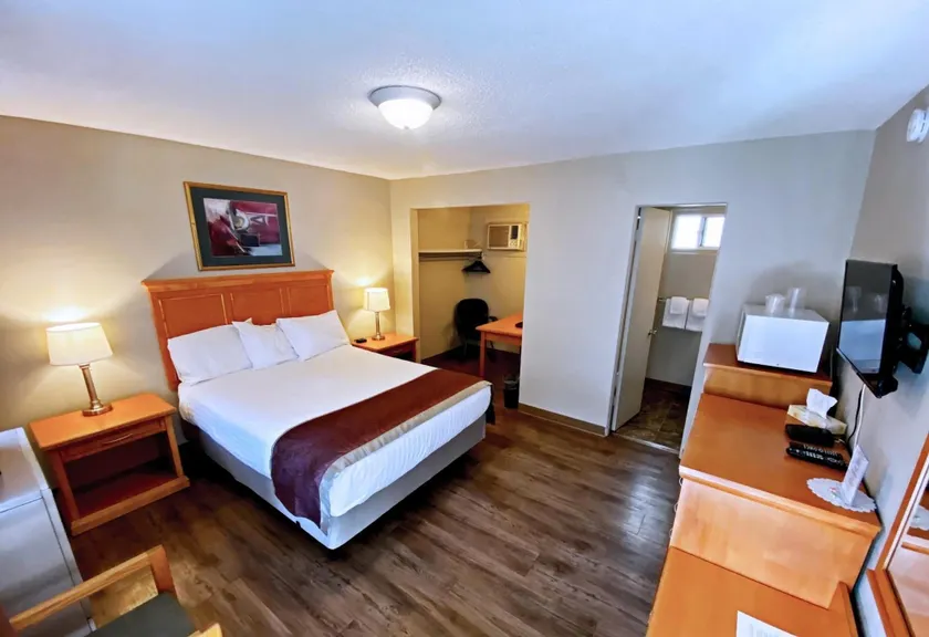 Silver Star Motel - Image 1