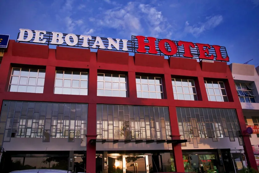 De Botani Hotel - Image 1