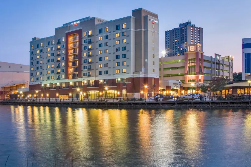 Courtyard by Marriott Gaithersburg Washingtonian Center - Image 1