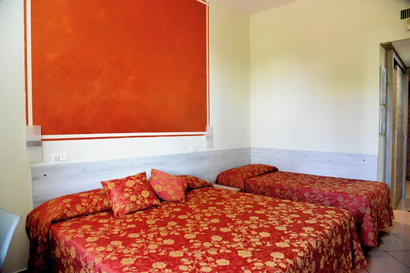 HOTEL IL PARCO - Free Parking & On-Site Dining -3- STAR SUPERIOR COMFORT - Image 1