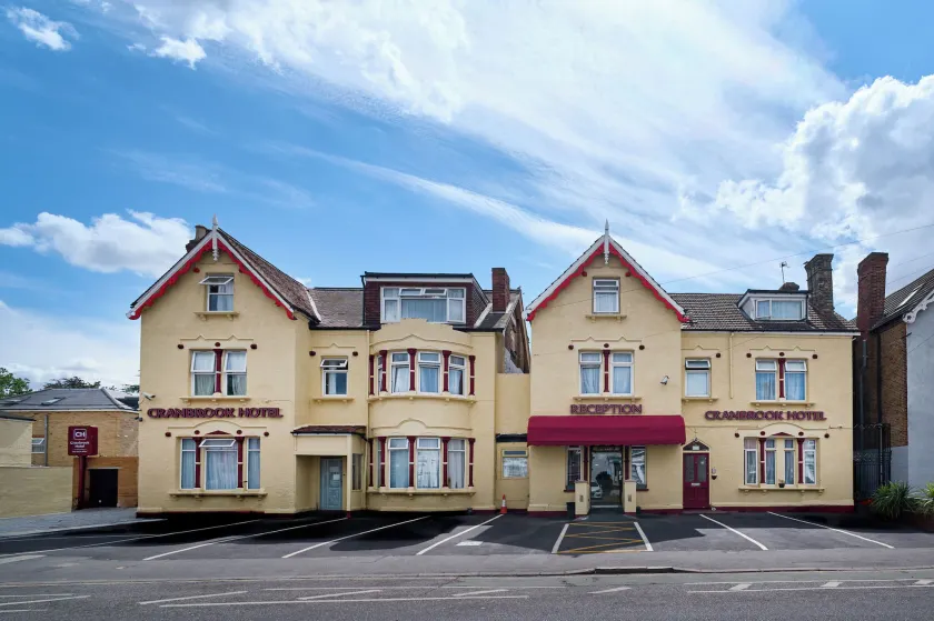 Cranbrook Hotel - Image 1