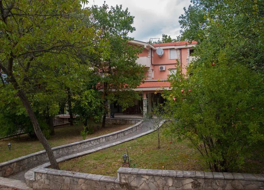 Villa Monako 2000 - Image 1