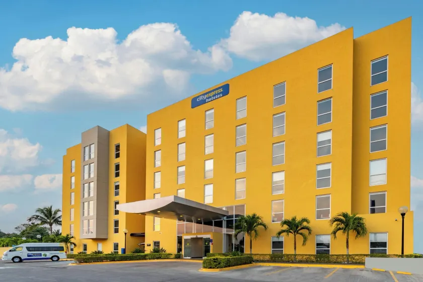 City Express by Marriott Tuxpan - Image 1