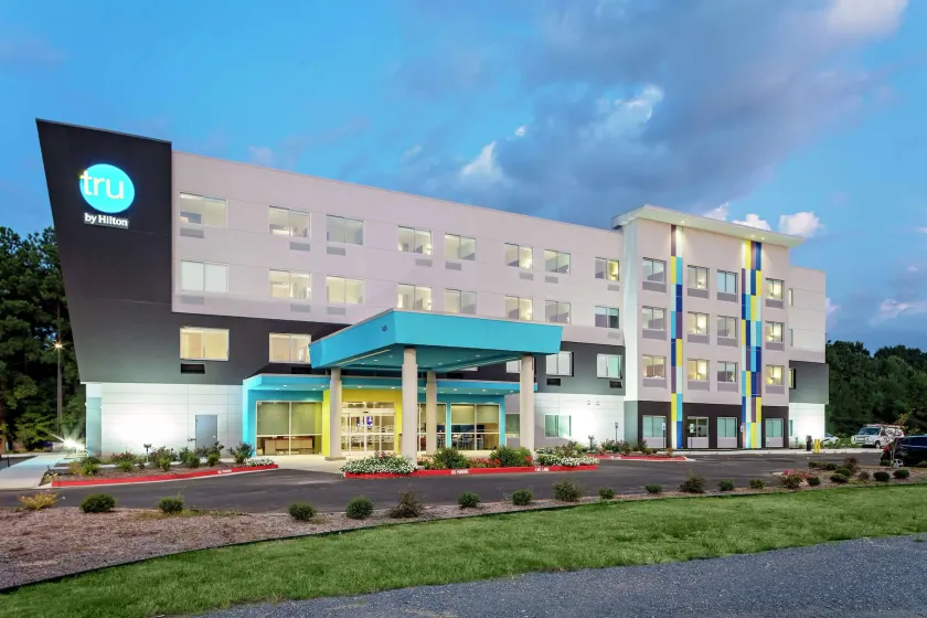 TRU By Hilton Crossett - Image 1