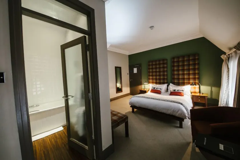 Forest Hotel - Image 1