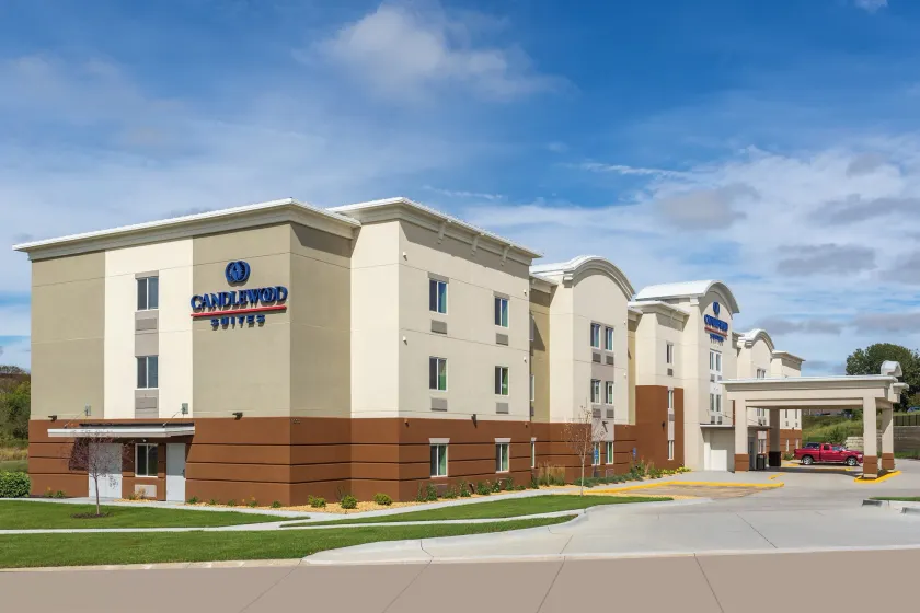 Candlewood Suites Davenport by IHG - Image 1