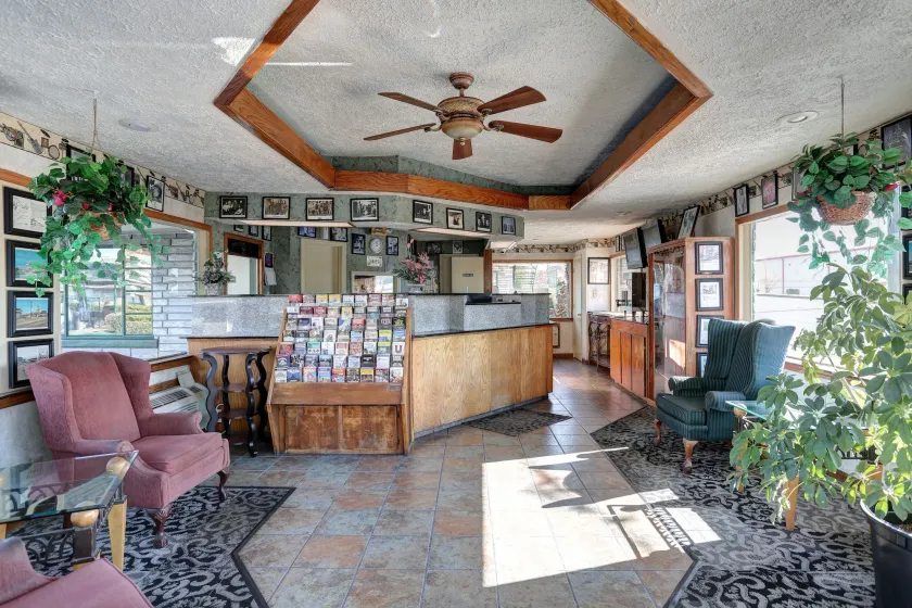 Drake Inn - Image 1