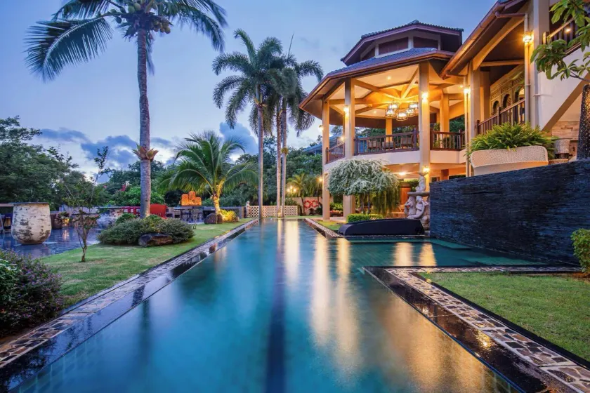 Bell Seaside Luxury Villa - Image 1