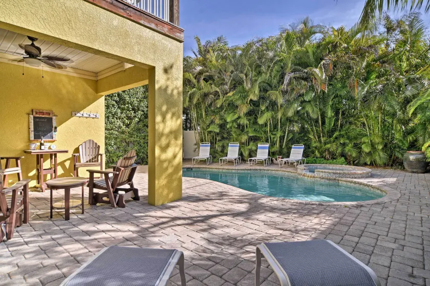 Walk to Shore: Holmes Beach Home w/ Pool & Hot Tub - Image 1