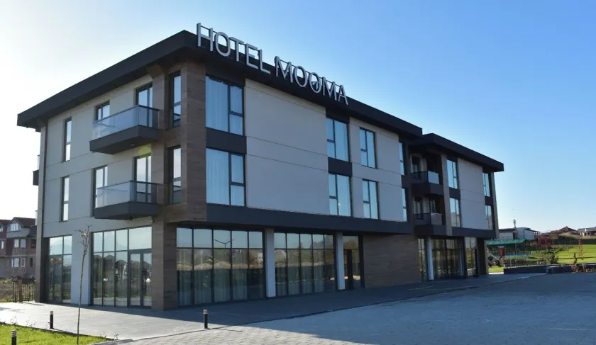 Hotel Mooma - Image 1