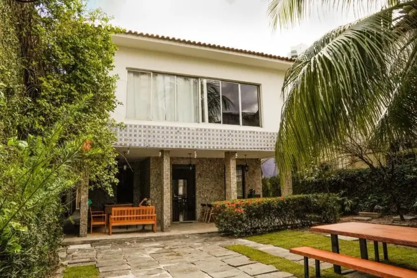 Local Hostel e Suites Belem - Image 1
