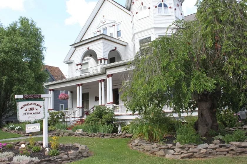 Victorian Charm Inn - Image 1