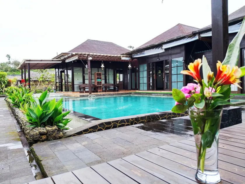 Merlyn Meadows Retreat - Image 1
