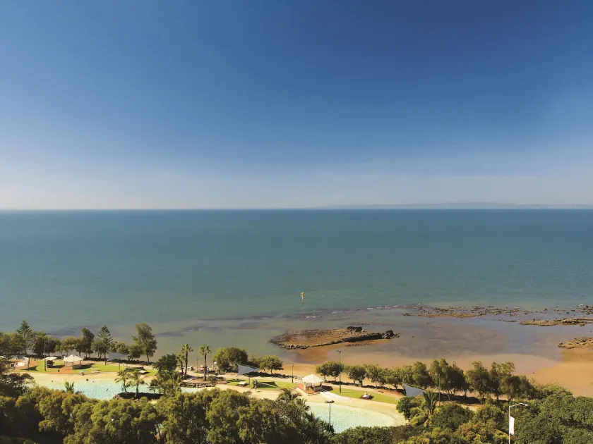 Oaks Redcliffe Mon Komo Suites - Image 1