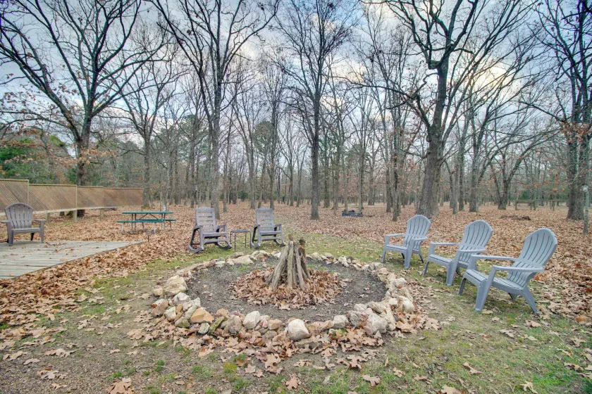 Tahlequah Duplex w/ Screened-in Porch & Fire Pit! - Innvendig