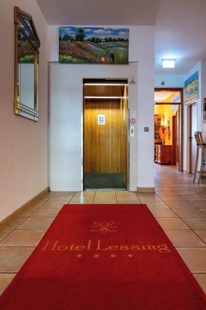 Hotel Lessing - Entréinterör