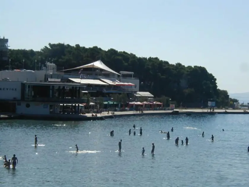 Cottages Bacvice - Image 1