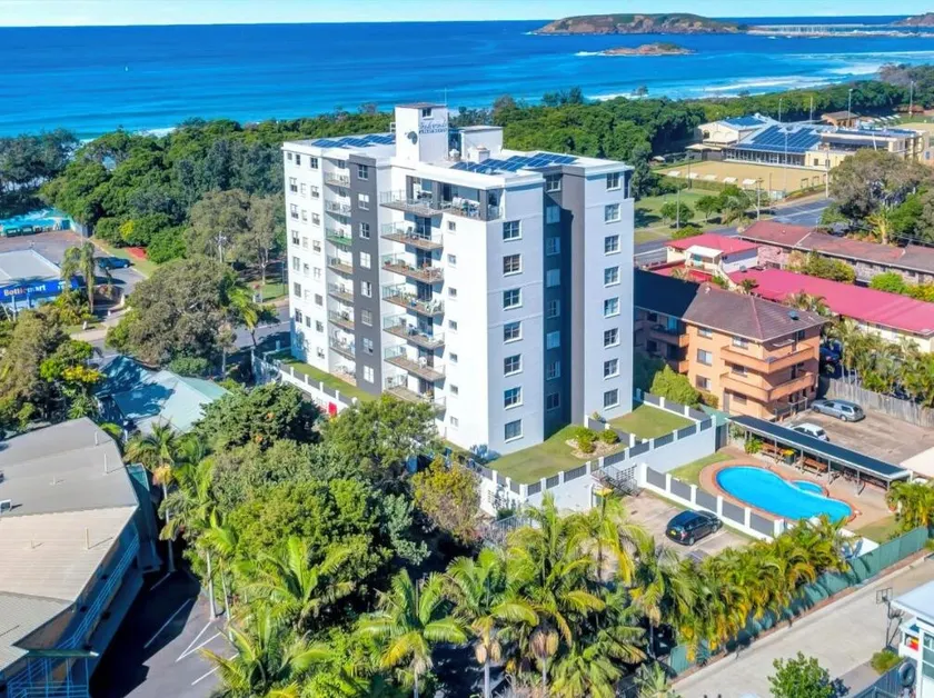 Tradewinds Apartments - Image 1