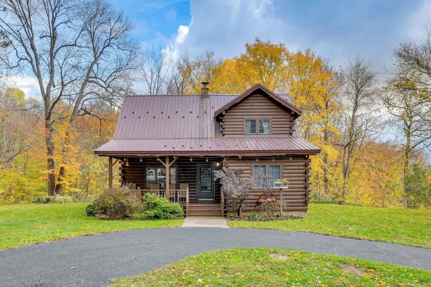 Private Hannibal Cabin With Sauna & Hot Tub! - Image 1