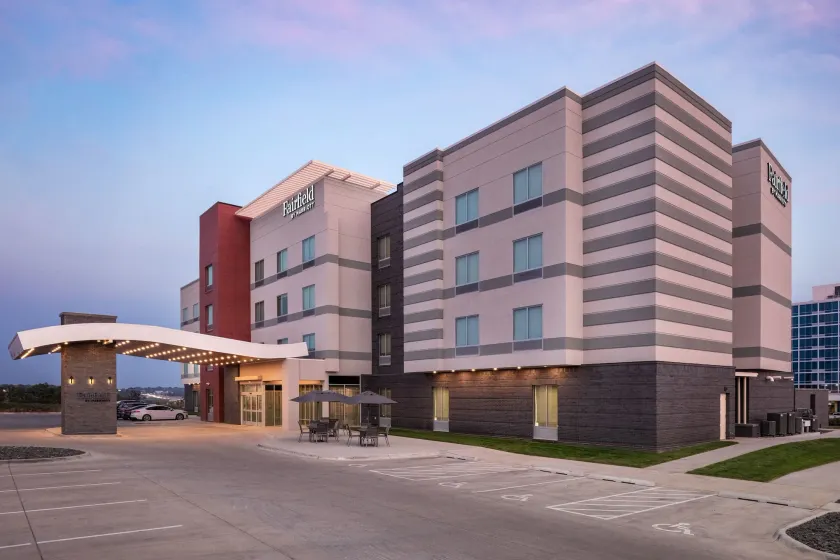 Fairfield by Marriott Inn & Suites Omaha at MH Landing - Image 1