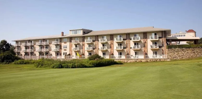 Winnapaug Inn - Image 1